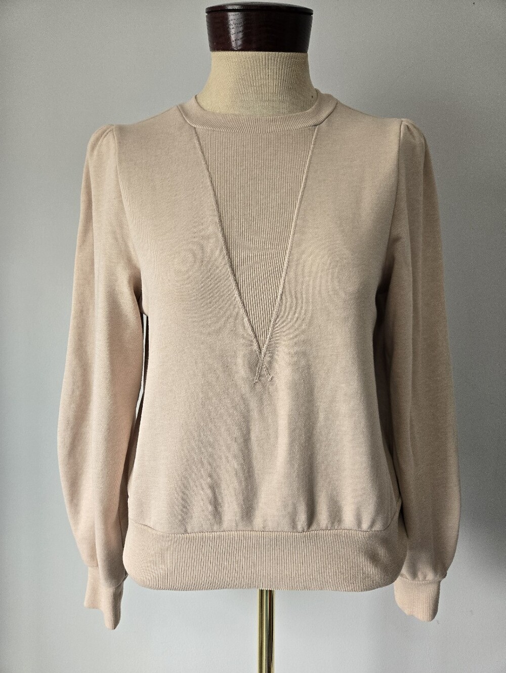 525 Blush pink Long-Sleeve Puff Shoulder Women's Sweatshirt. Size Small